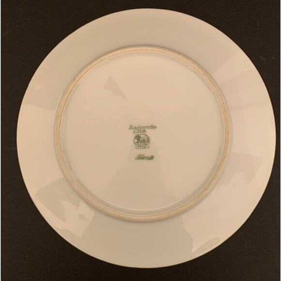 Vintage Hutschenreuther Favorite 10 1/8" Dinner Plate White with Thick Gold Band - Picture 4 of 5